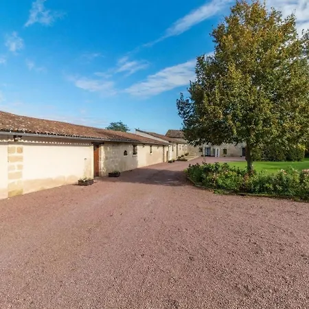 בית נופש Manoir Les Touches - *