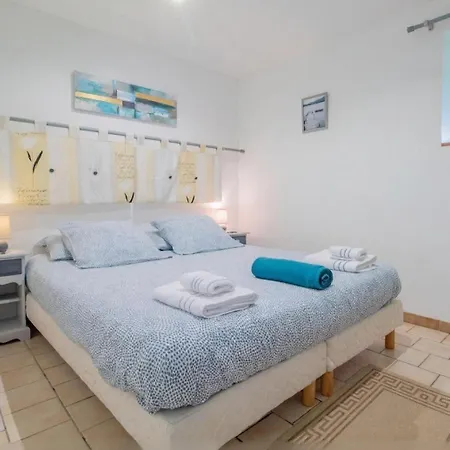 בית נופש Manoir Les Touches - Doué-la-Fontaine