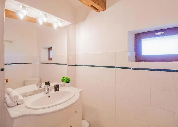 Manoir Les Touches - *