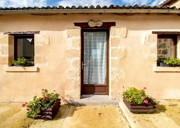 Manoir Les Touches - *